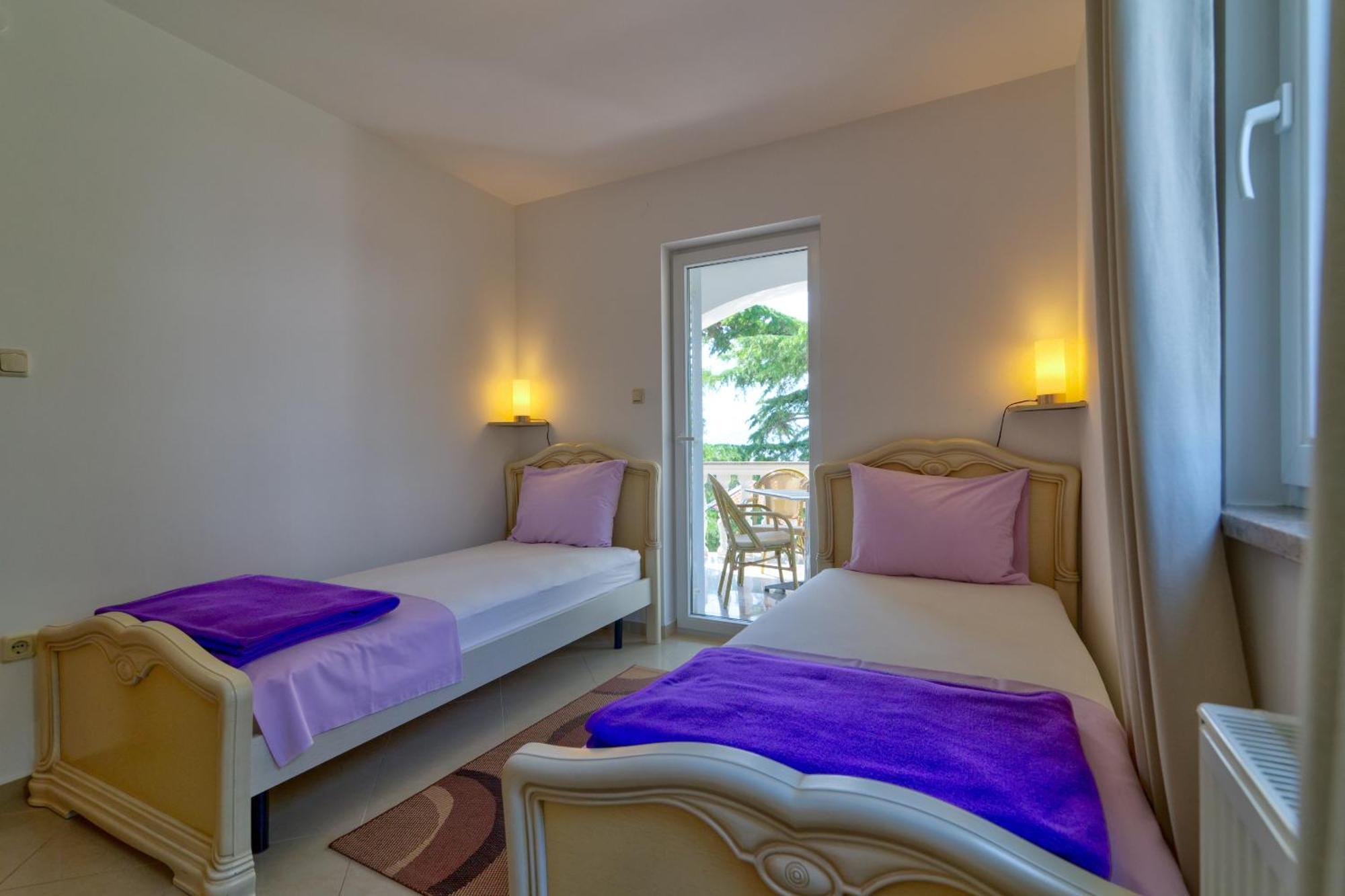 Apartmani Lili Novi Vinodolski Oda fotoğraf